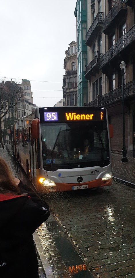 Weiner Bus