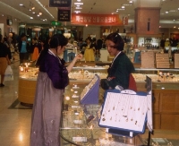 Hanboked Shoppers