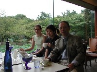 [Taken by Tomoko] Aoife, Tomoko and her father drinking coffee