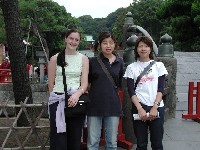 [Taken by Tomoko] Aoife, Tomoko and her sister at Kamakura