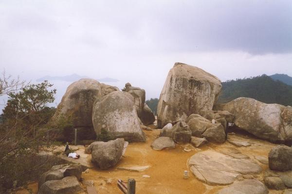 21miyajimaandyliesrocks