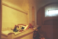 Curie Grave